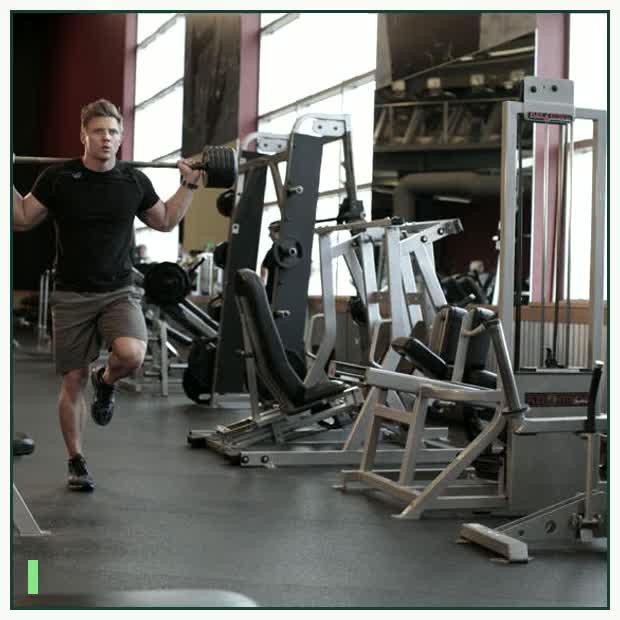 Barbell Walking Lunge demonstration