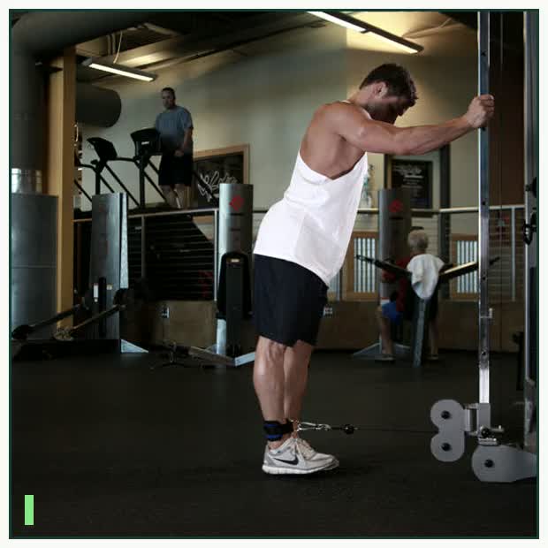 One-Legged Cable Kickback demonstration